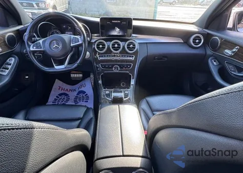 2015 Mercedes-Benz C 300 из США, поврежденный, VIN 55SWF4JB5FU092778